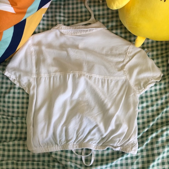 Urban Heritage small White crop top blouse - Picture 2 of 3